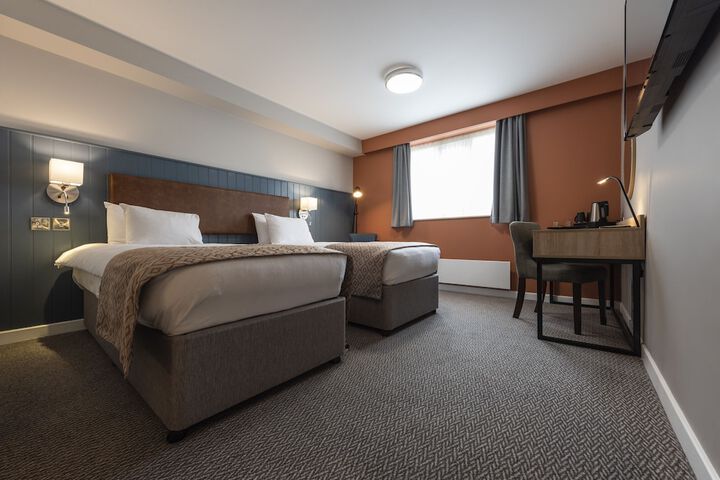 Room 10 of 36