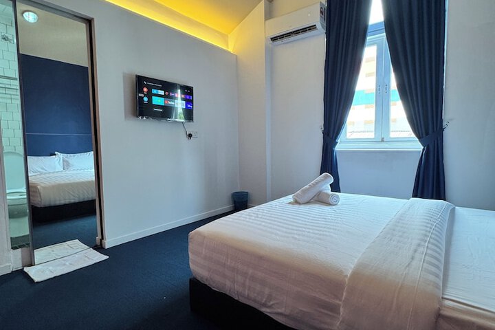 Room 28 of 122