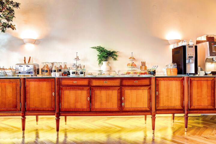 Breakfast area