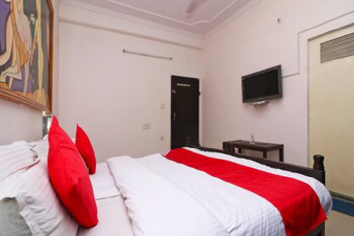 Room 14 of 23