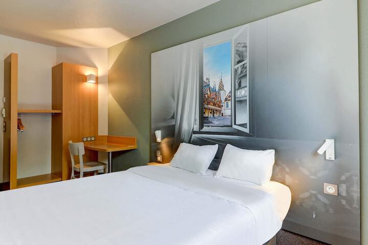 Room 8 of 21
