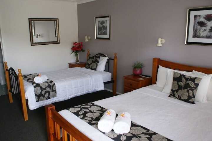 Room 12 of 33