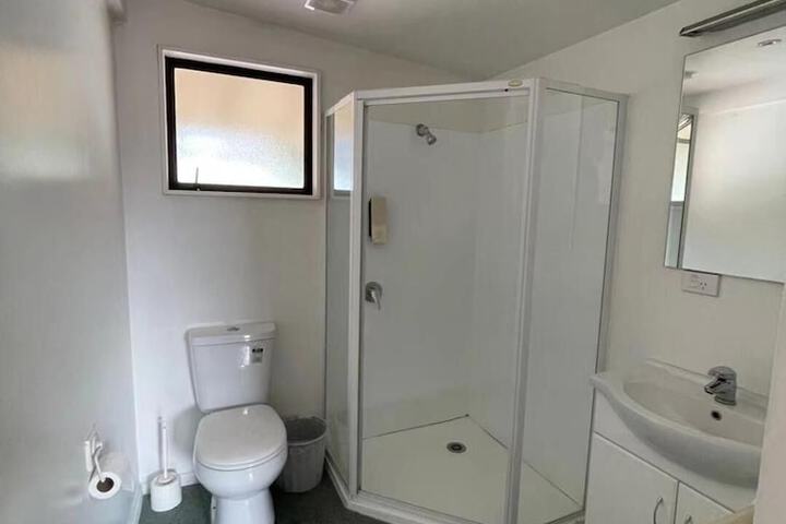 Room 21 of 34