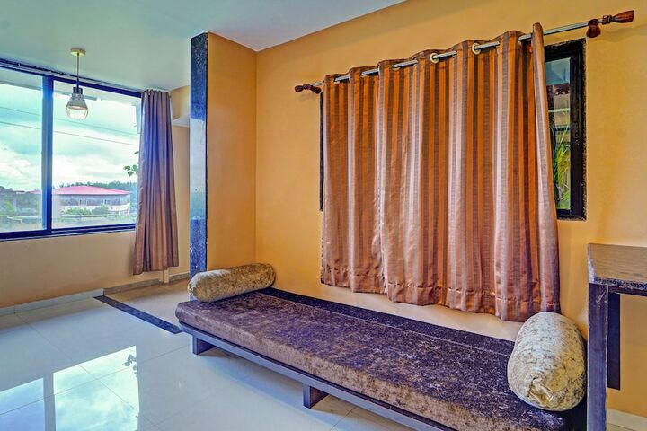Room 8 of 34