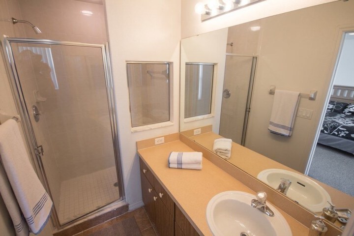Room 7 of 13