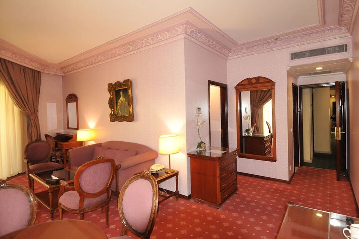 Room 17 of 42