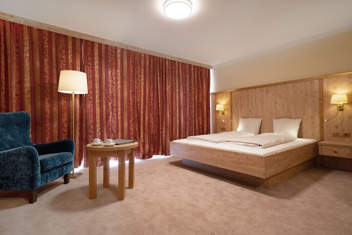 Room 4 of 92