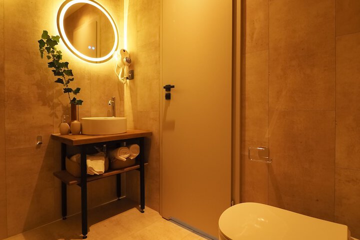Room 45 of 74
