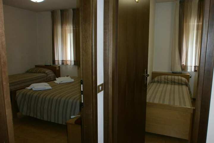 Room 24 of 54