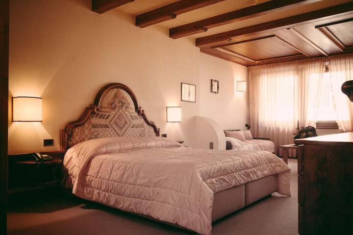 Room 28 of 54