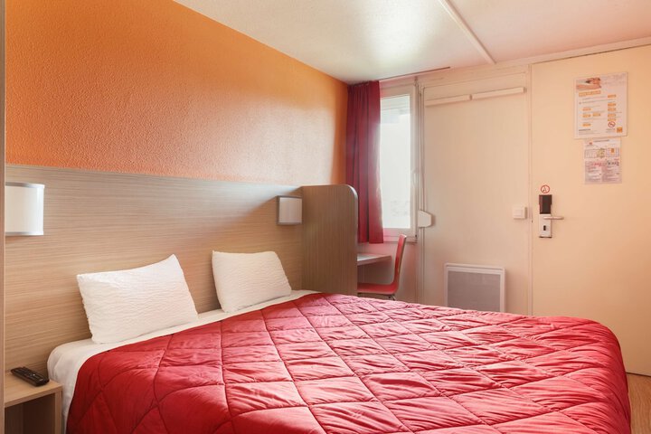 Room 13 of 25