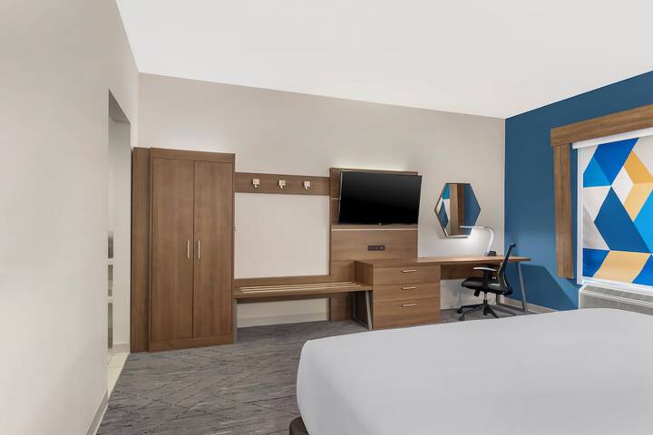Room 9 of 44
