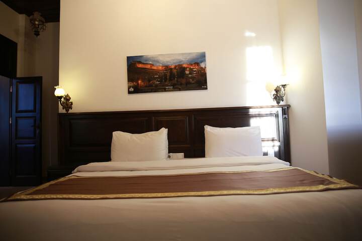 Room 6 of 44