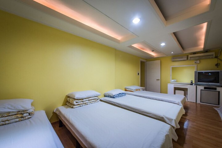 Hotel Suite Photo