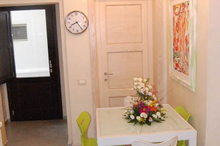 Room 11 of 32