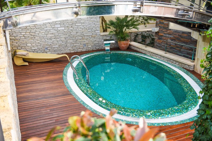 Pool 42 of 80