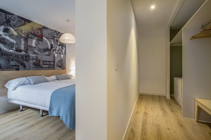 Room 10 of 105