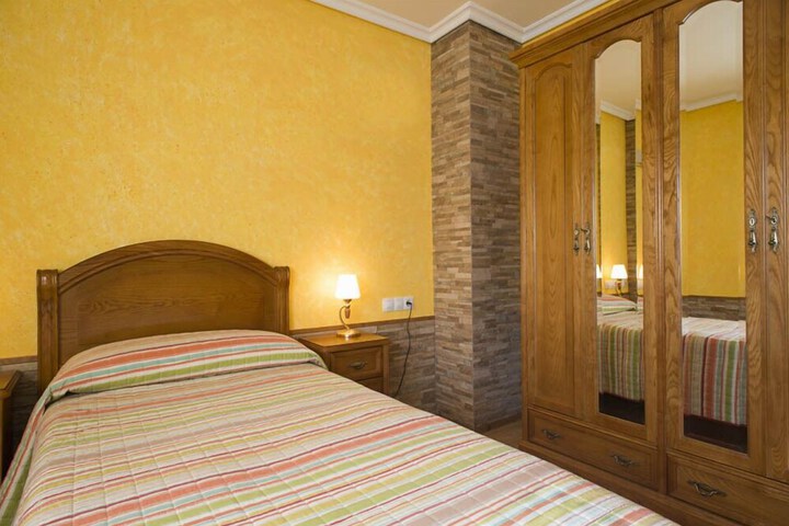Room 6 of 35