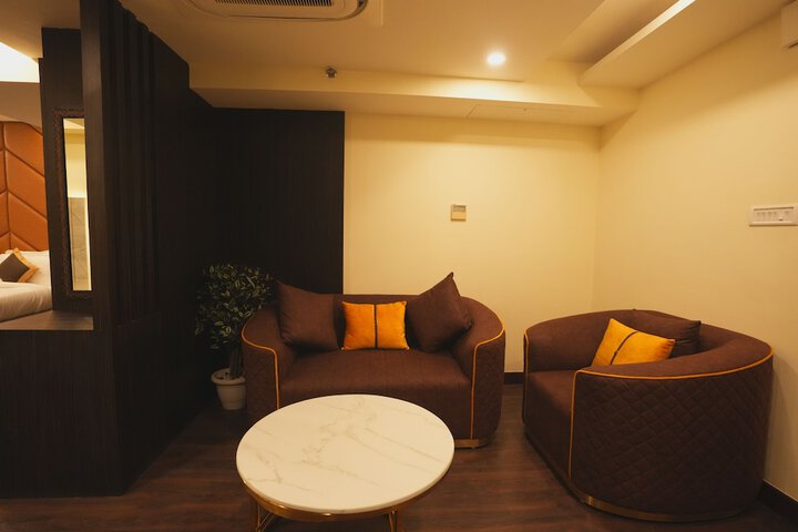 Room 25 of 47
