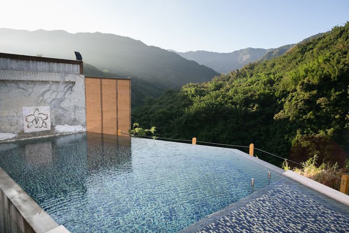 Hotel with Pool
