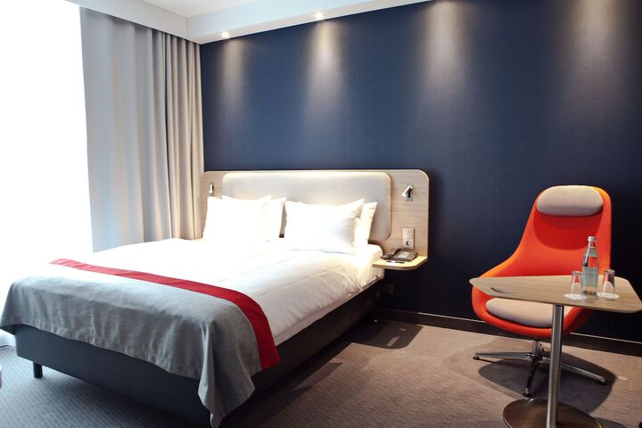 Room 14 of 64