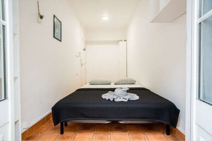 Room 2 of 17