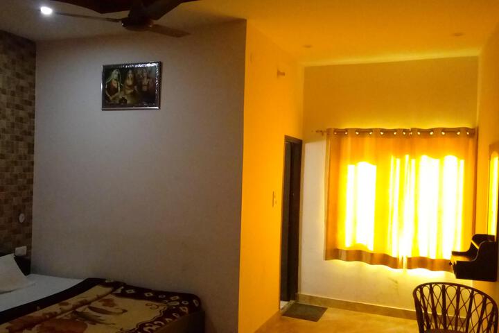 Room 3 of 6