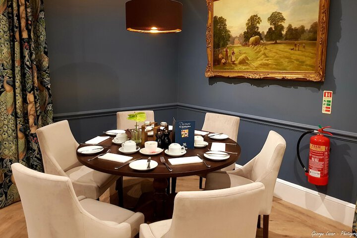 Dining 51 of 77