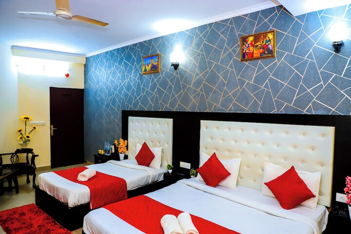 Room 8 of 23