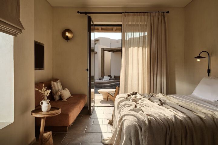Room 8 of 96