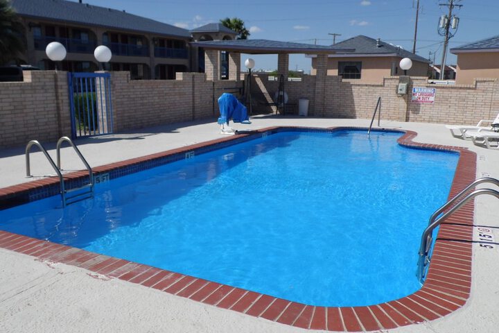 Pool 26 of 44