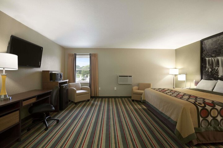 1 King Bed (12 of 12)