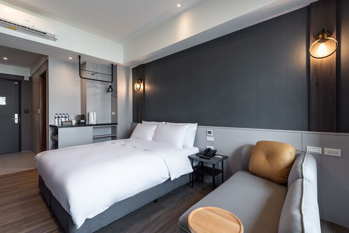 Room 52 of 68