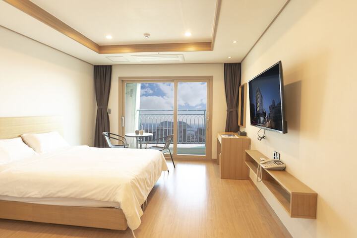 Room 15 of 35