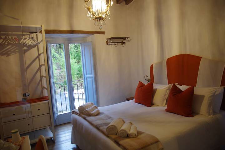 Room 6 of 67