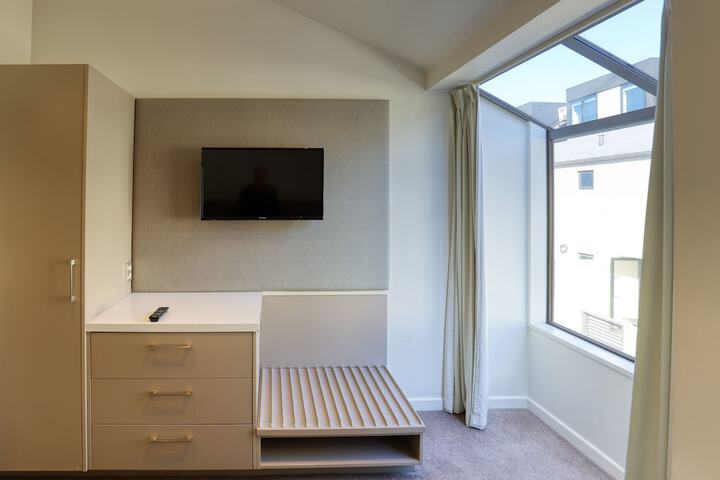Room 22 of 106
