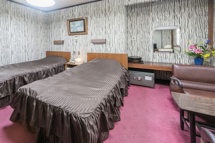 Room 20 of 85