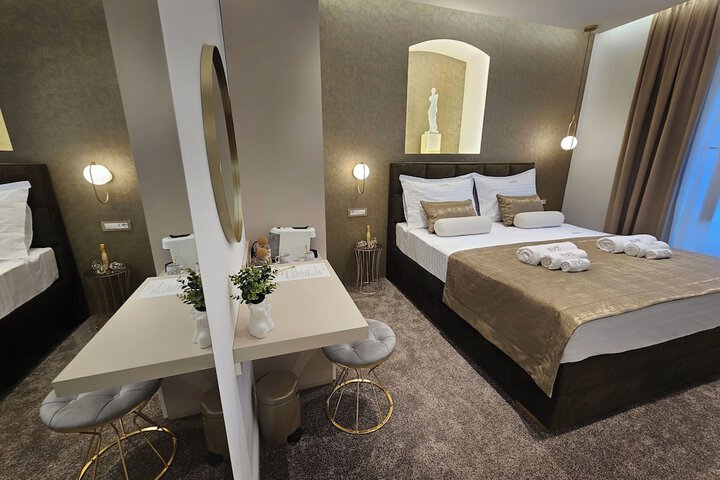 Room 12 of 49
