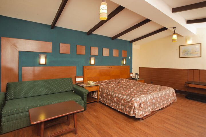 Room 7 of 28