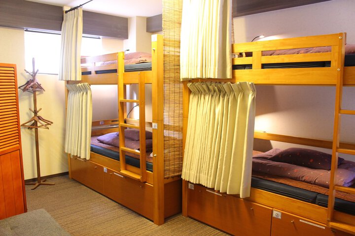 Room 8 of 65