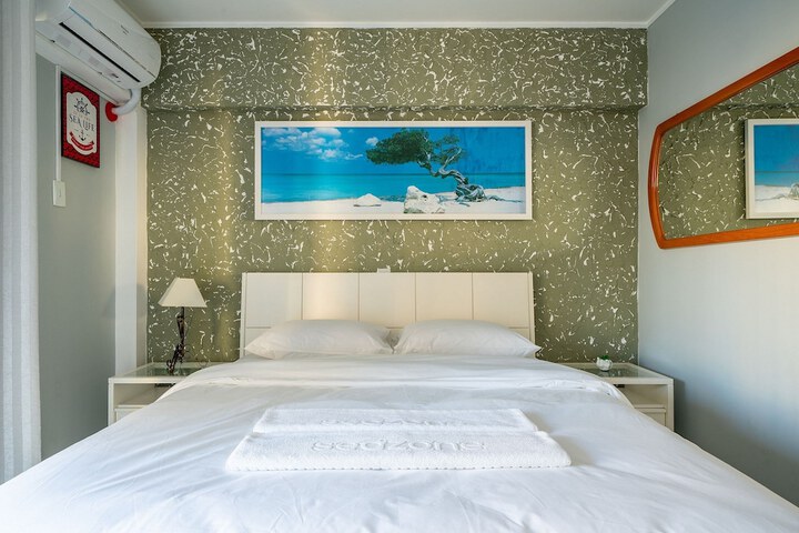 Room 4 of 30
