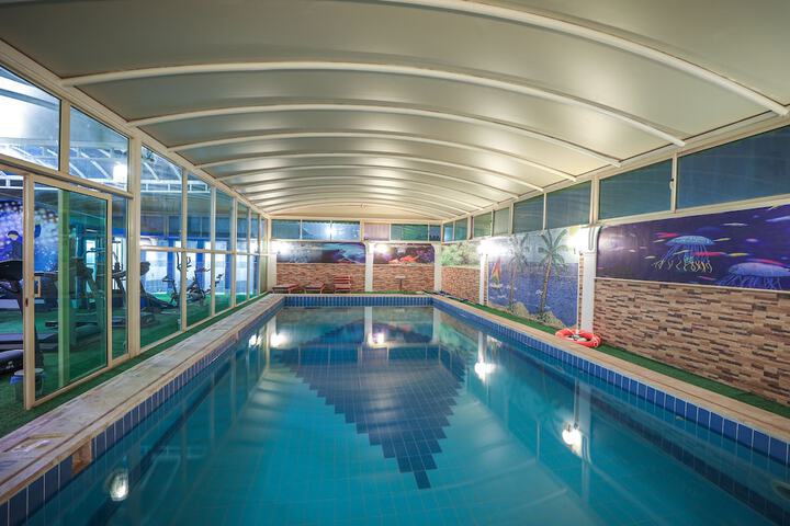 Pool 40 of 60
