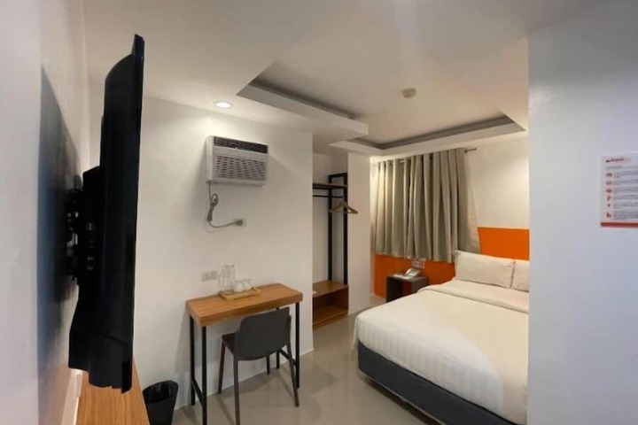 Room 14 of 38