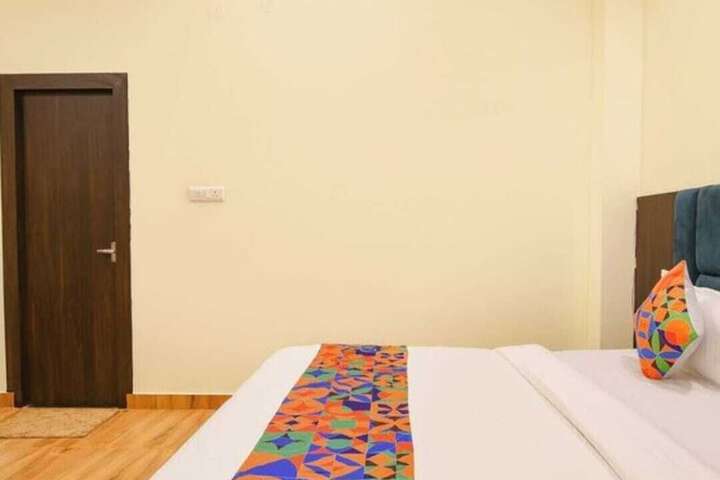 Room 2 of 8
