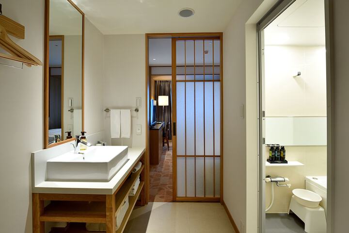 Room 49 of 73