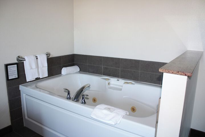 Private spa tub