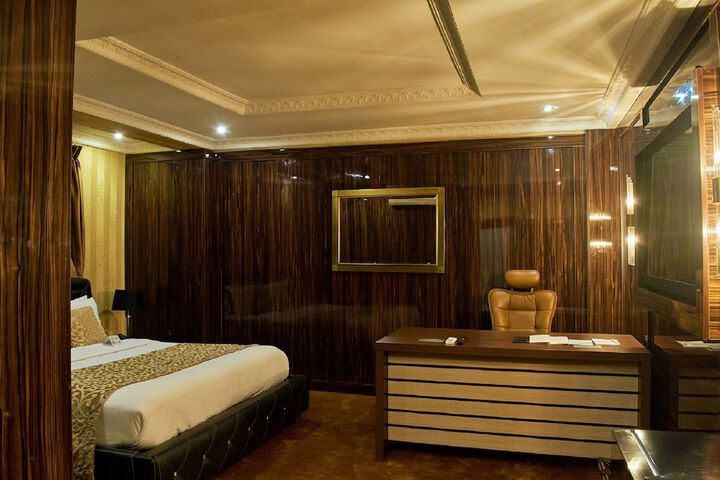 Room 3 of 15