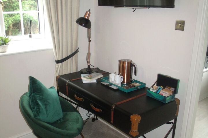 Room 8 of 14
