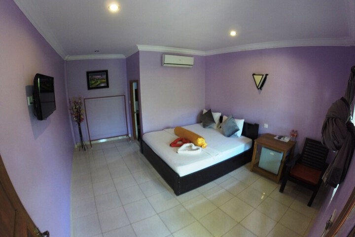 Room 3 of 37