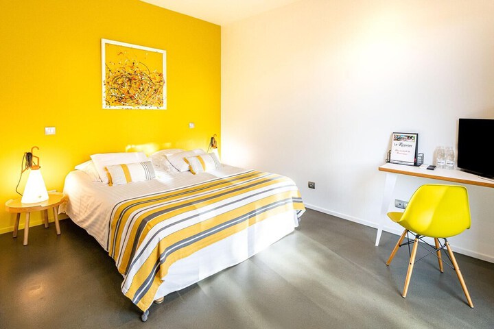 Room 7 of 60